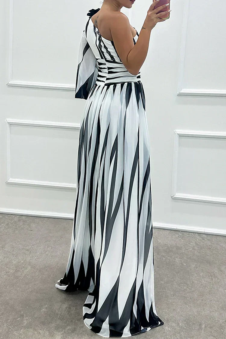 Shiloh | Vestido Maxi Elegante de Rayas con Hombros Descubiertos