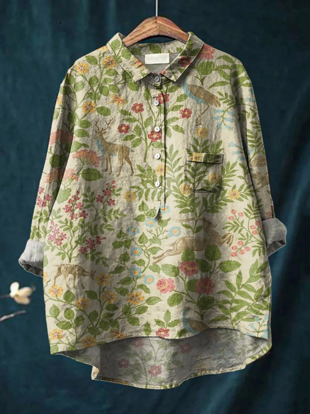 Camisa informal de mujer con estampado floral y animales vintage