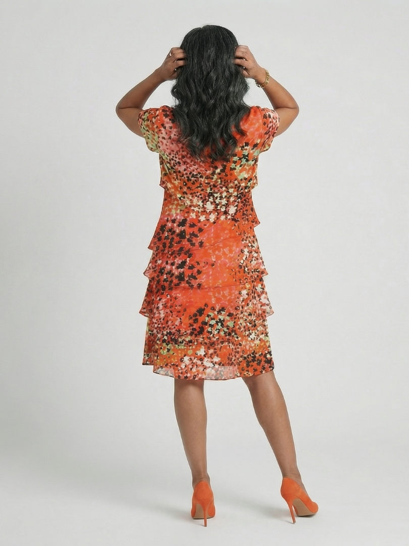 Evania | Vestido hasta la rodilla con capas y motas