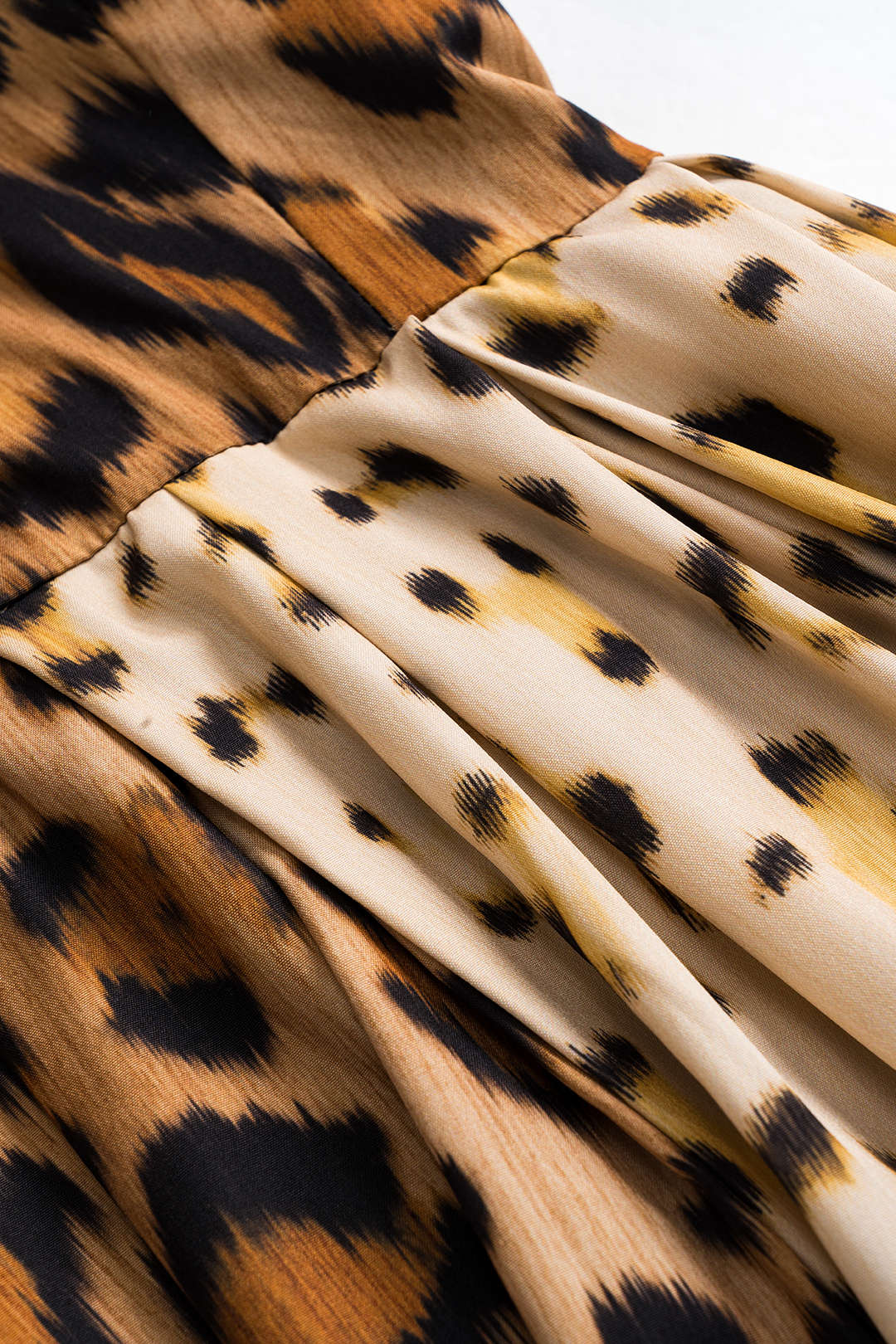 BIANCA™ - Vestido Midi Atrevido con Estampado de Leopardo