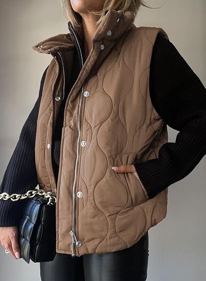 PAMMY™ - Chaleco clásico acolchado con cuello y cremallera con botones